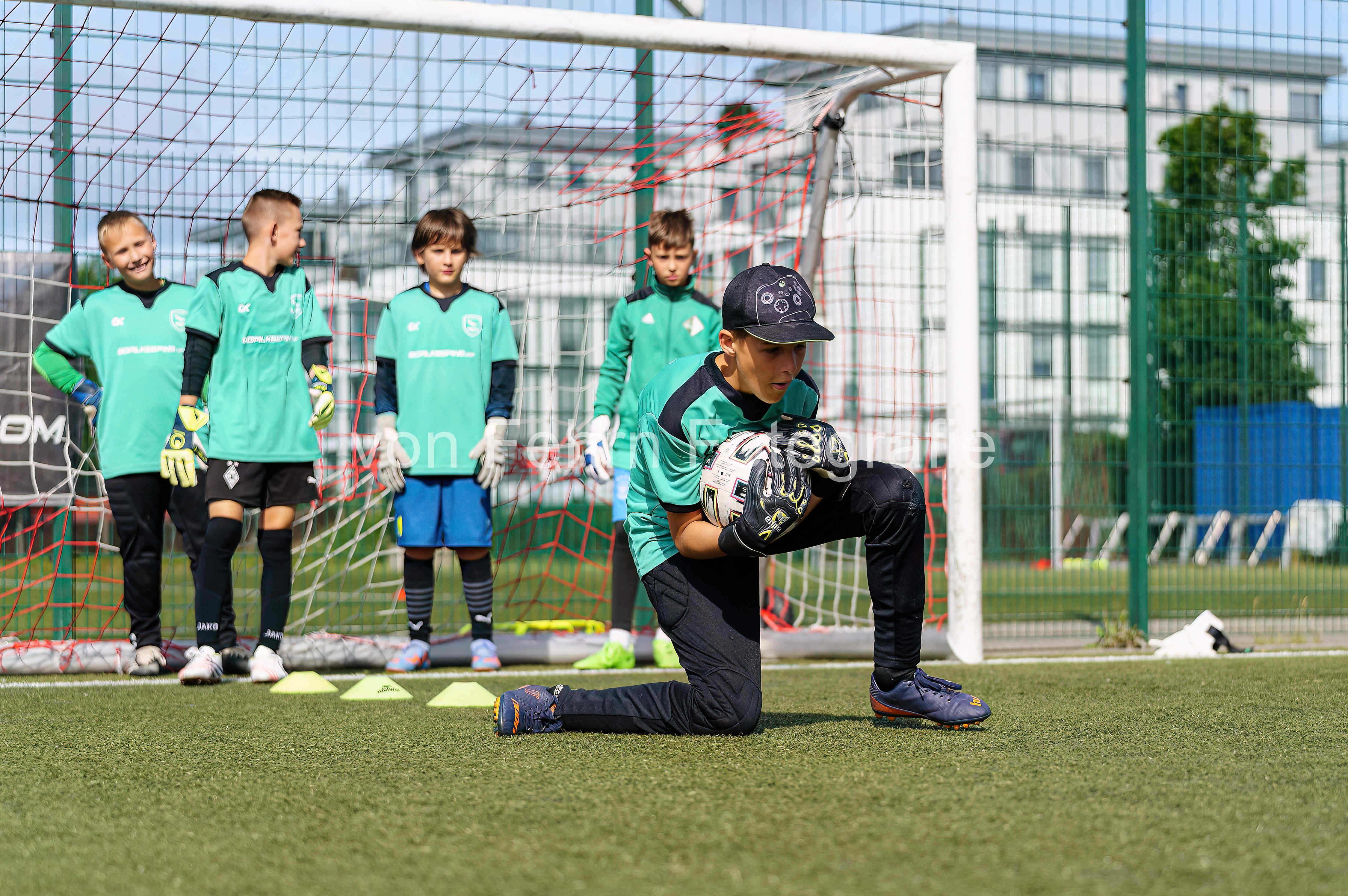 Torhüter trainieren beim Pro Elite Torwartcamp in Rostock