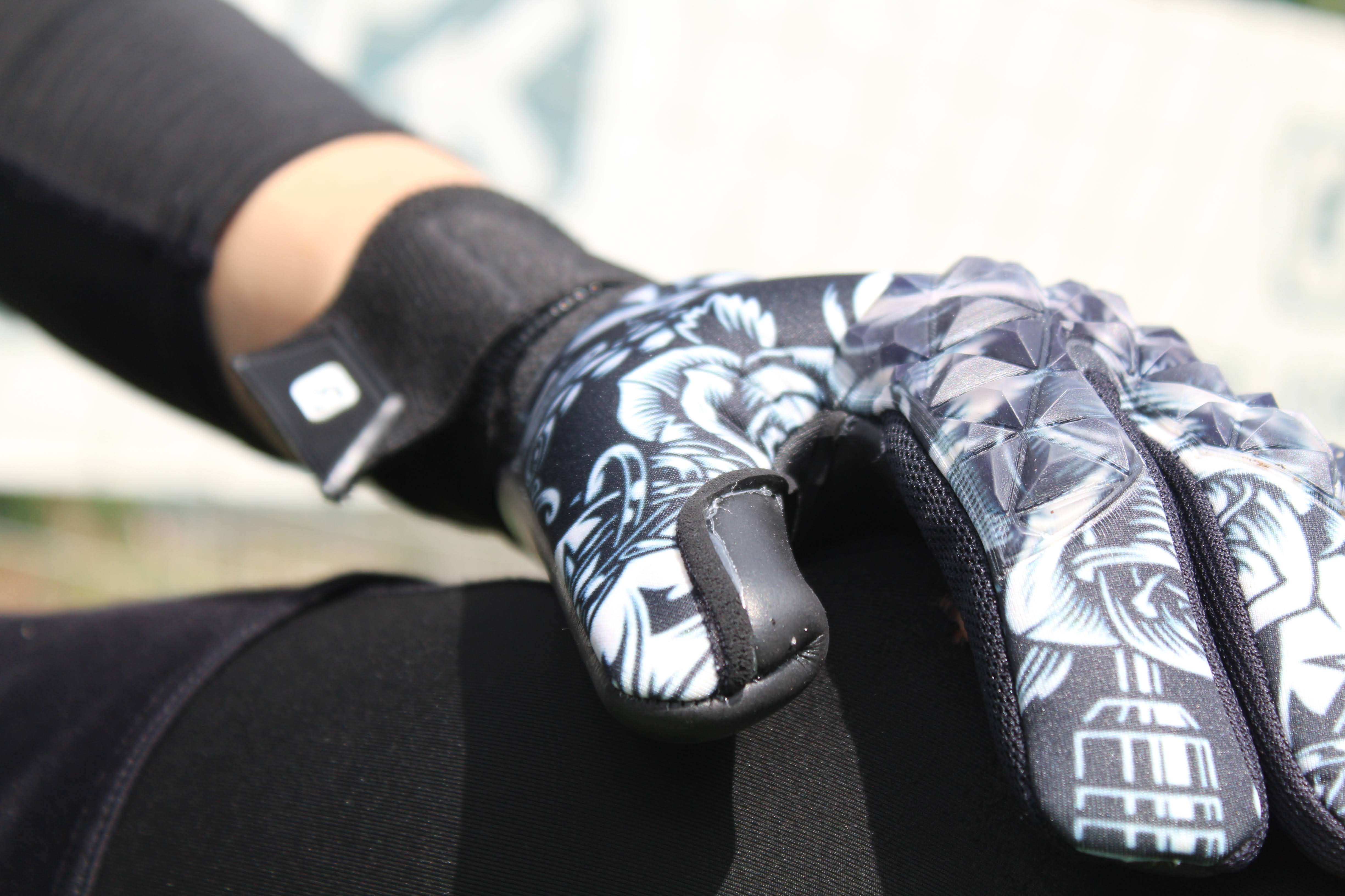 Goalkeeping.com Code Zero Tattoo Torwarthandschuh im Detail