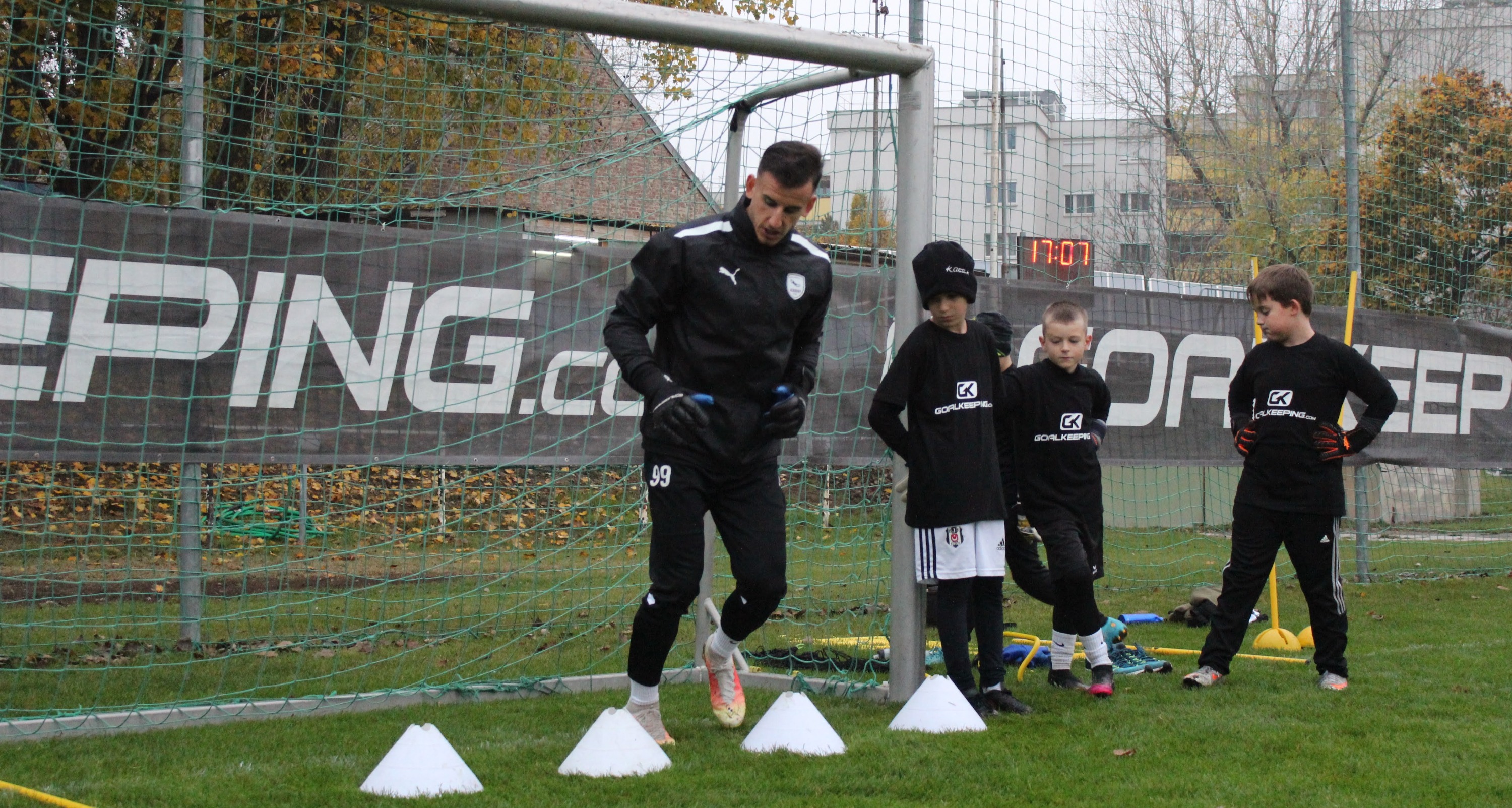 Torwarttraining mit Mirko Kos im Torwartleistungszentrum Wien