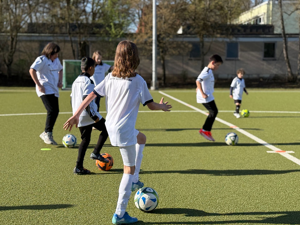 Warum Fußballcamps junge Spieler schneller entwickeln ⚽