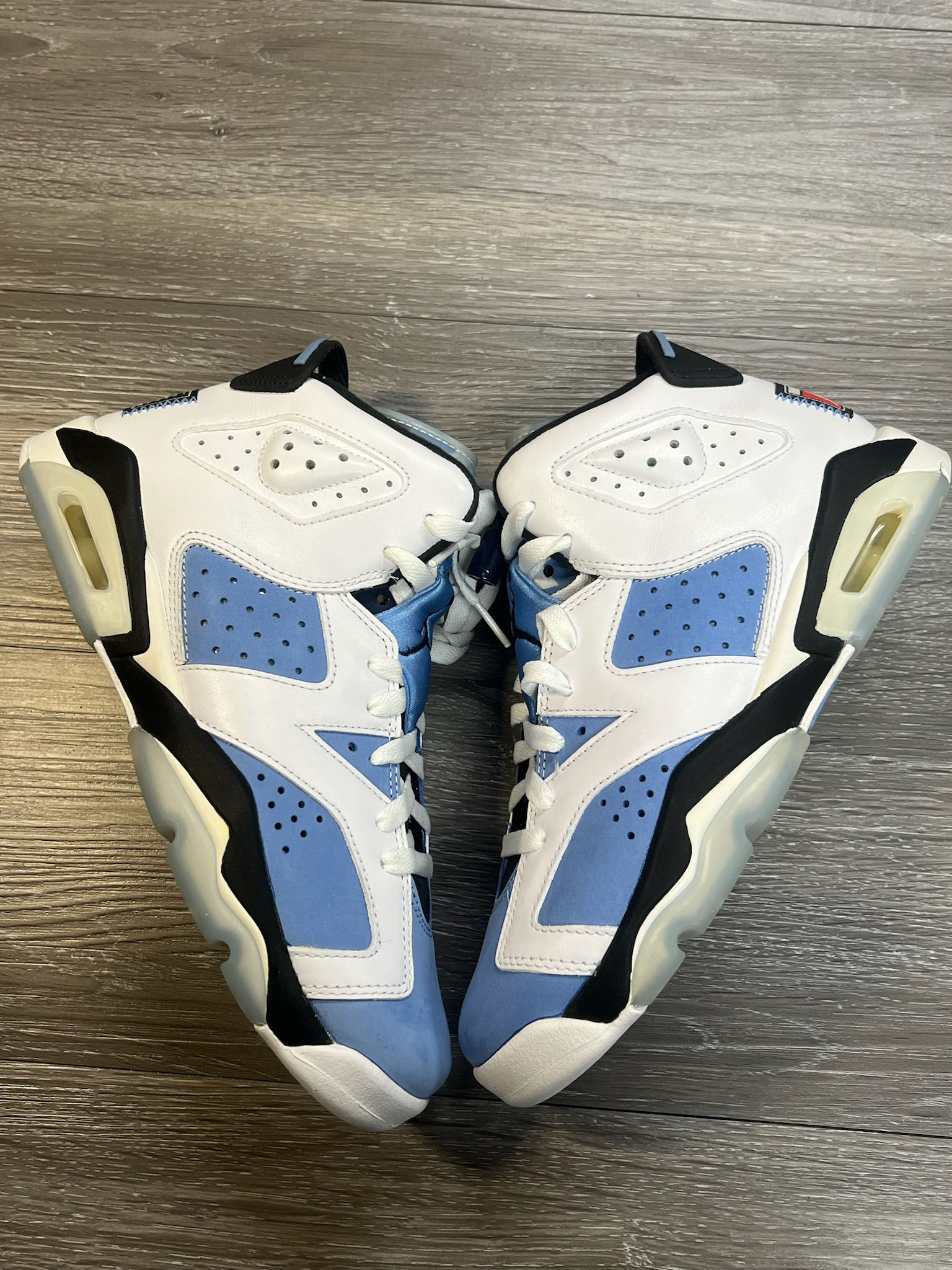 Jordan 6 UNC 