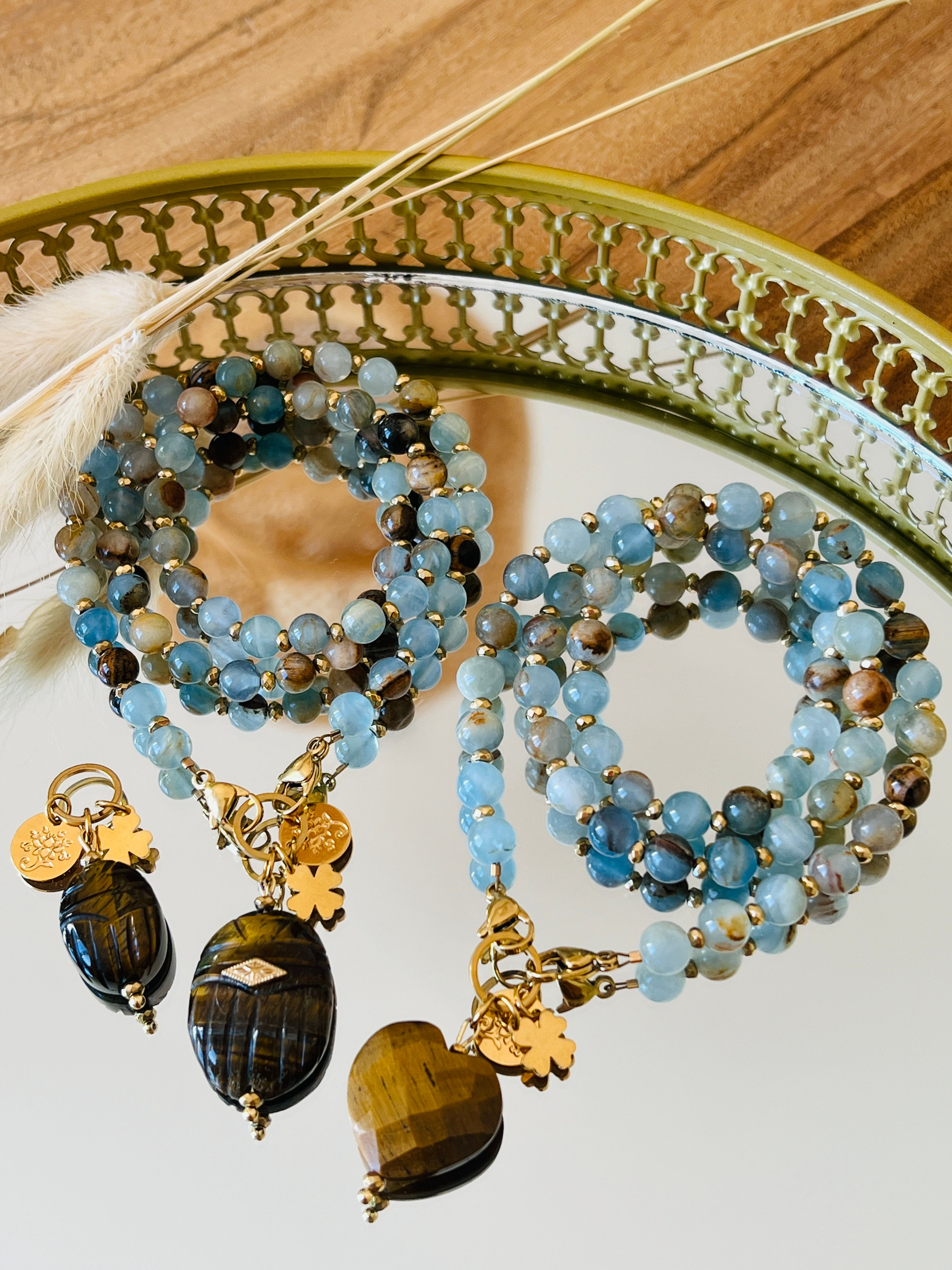 Collier gamme JULIETTE à fermoirs en Calcite bleue