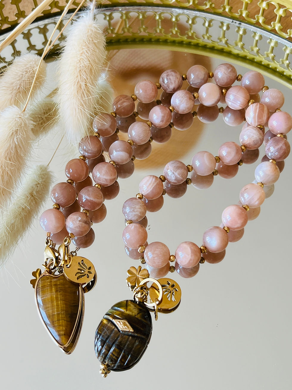 Miniature : Collier gamme THELMA à fermoirs en Pierre de lune pêche