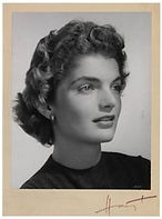 0d0729b162a23cef54dcea189ecca019--jacqueline-kennedy-onassis-jaqueline-kennedy.jpg
