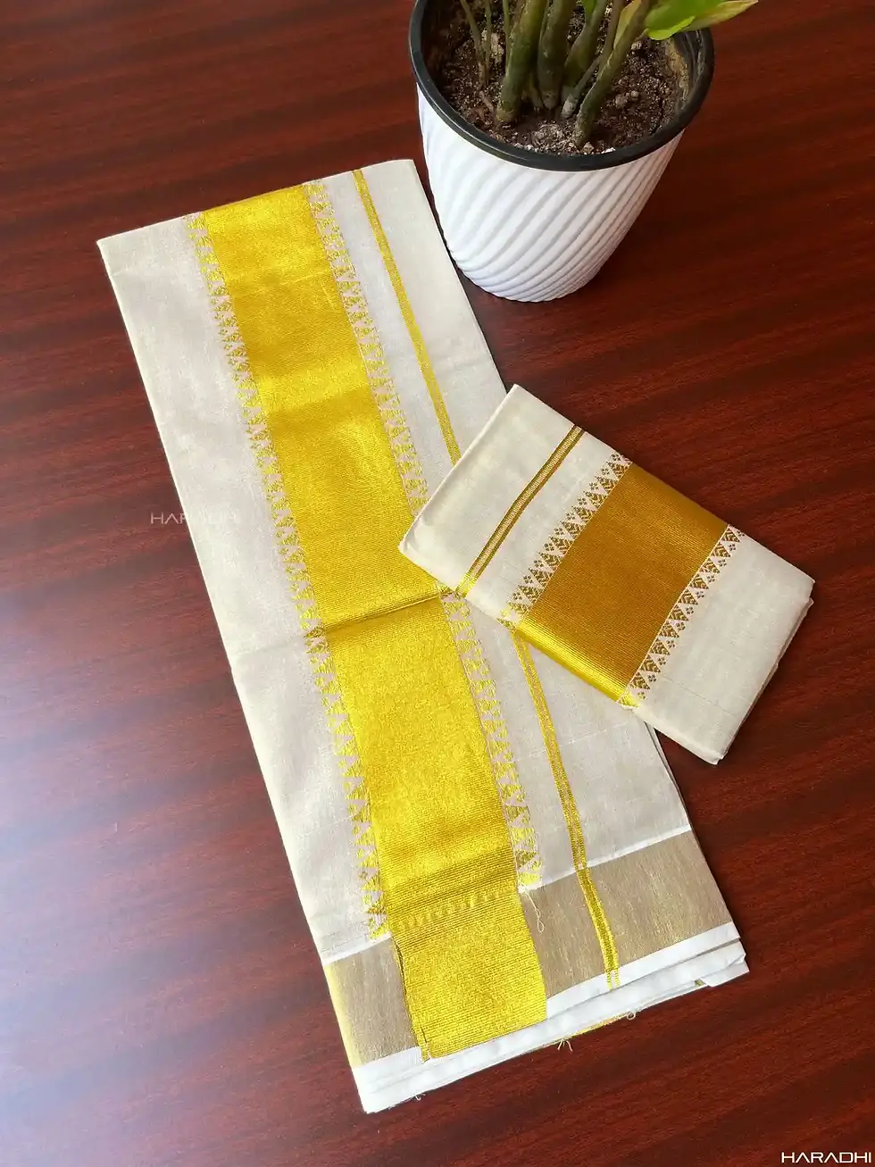 Thumbnail: Premium Temple Jacquard Kasavu Tissue Setmundu