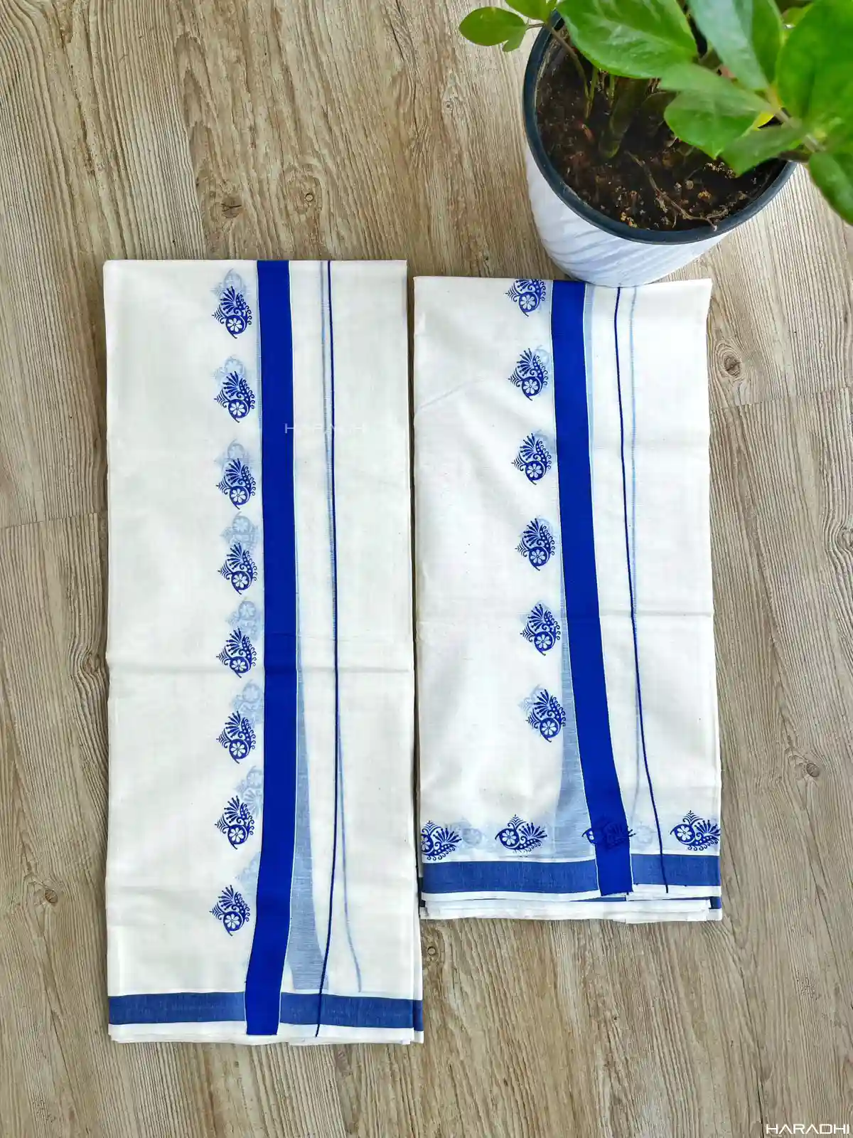 Settu Mundu with Matching Ready made blouse (fits up to 3xL)