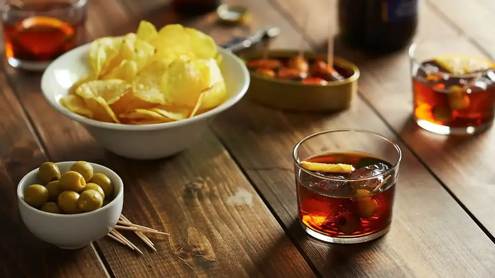 El vermut, el rey de los aperitivos, infaltable en las picadas y en las barras del mundo.