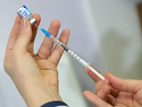 Vacina da gripe não aumenta risco da doença, alerta ministério