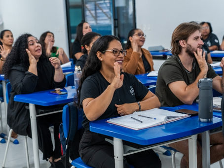 Educação inclusiva em movimento: profissionais da rede municipal avançam na formação em Libras