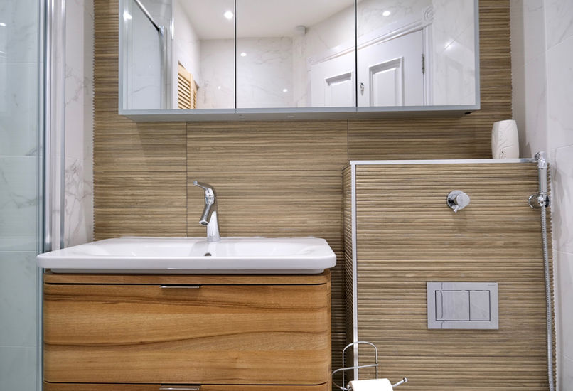 rustic wooden bathroom furniture