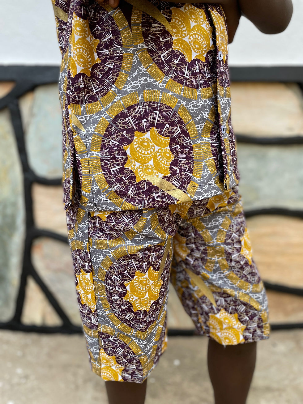 Thumbnail: Dream de Woodin - aubergine/gold/grau (Bordürenstoff)