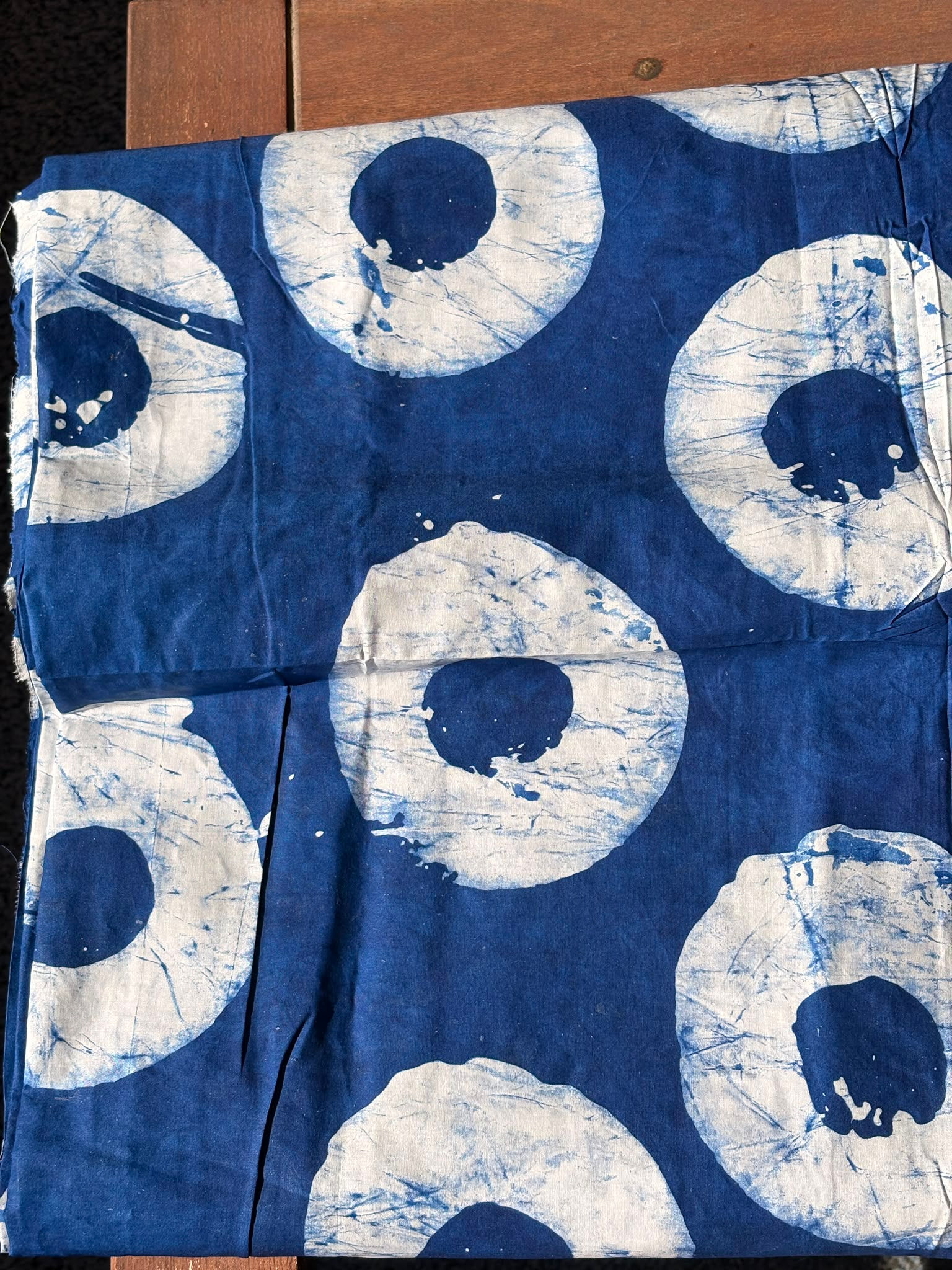 Handmade Batik aus Nigeria - blau - Kreise