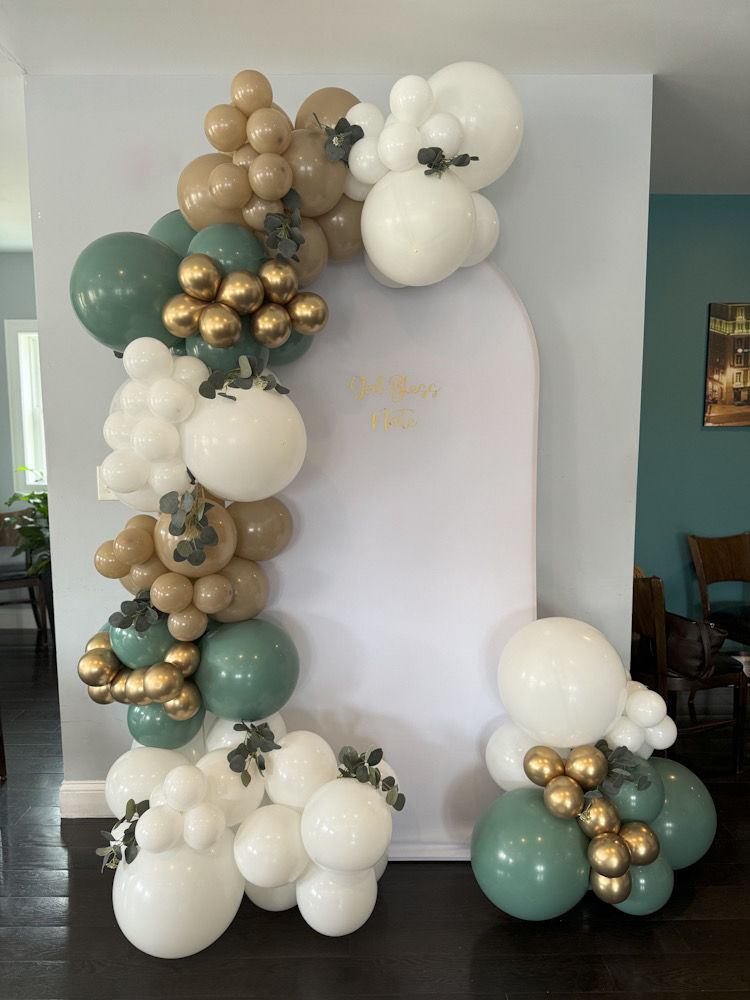 Thumbnail: One Arch & Balloon Garland Set-Up