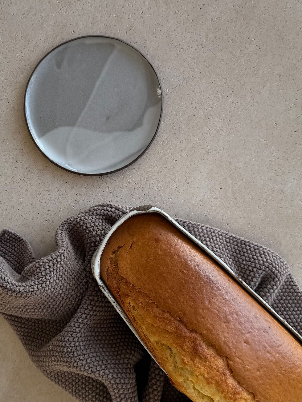 תמונה ממוזערת: תבנית אפיה + 4 צלחות 