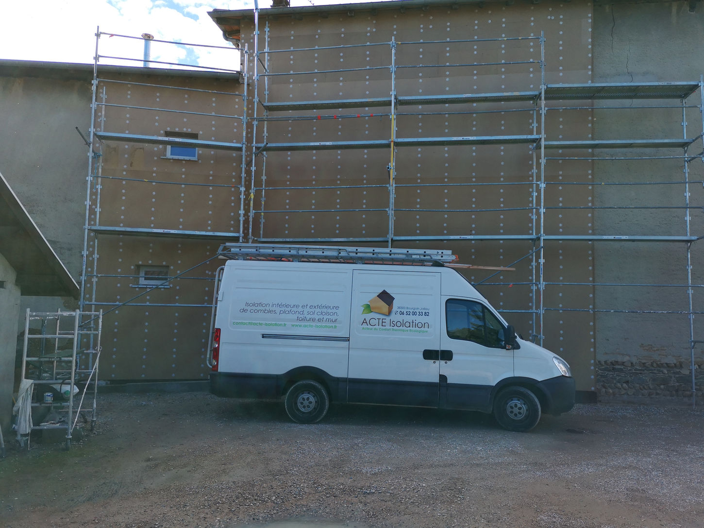 Rénovation de murs avec isolation thermique performante en Isère