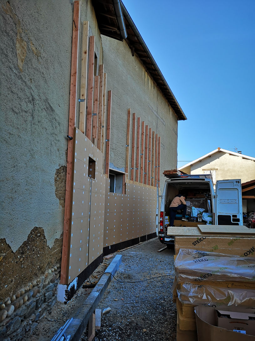 Mur isolé thermiquement pour une meilleure efficacité énergétique en Isère