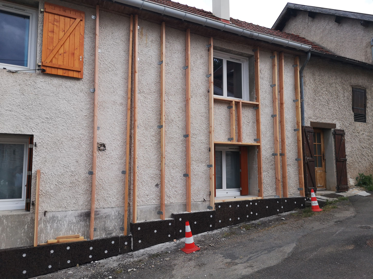 Isolation extérieure de murs pour une maison en Isère