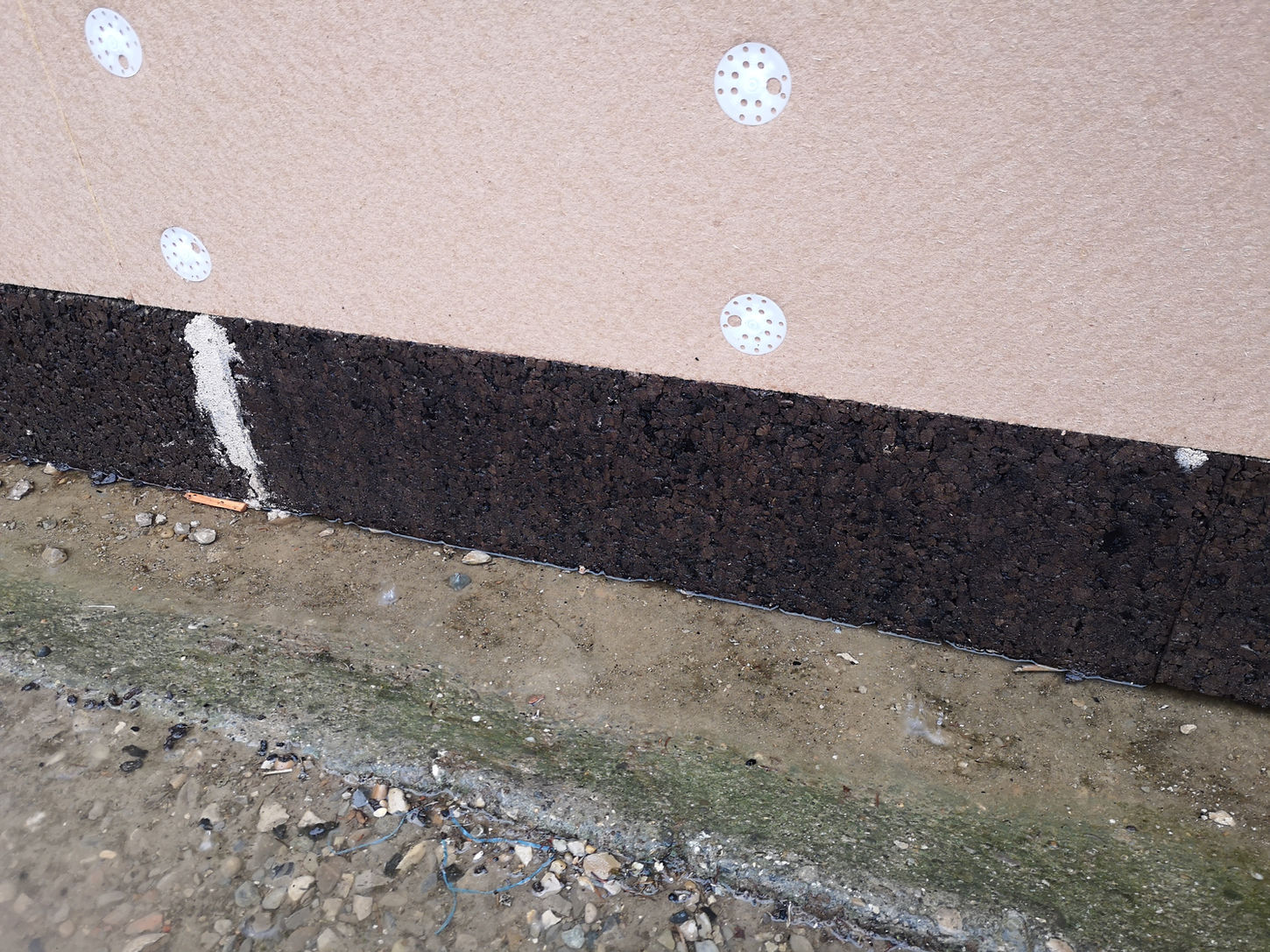 Mur isolé thermiquement pour une meilleure efficacité énergétique en Isère