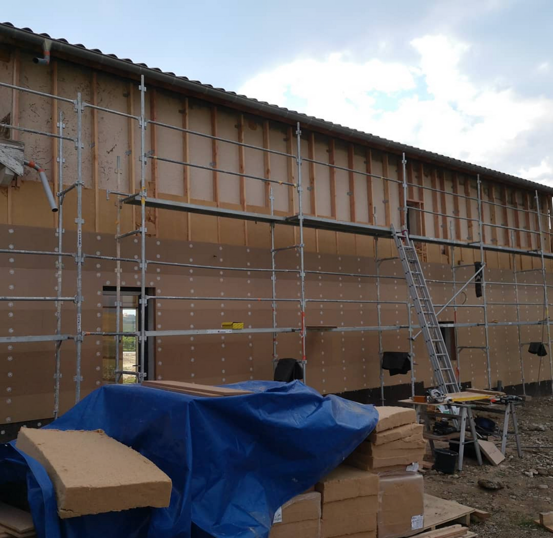 Mur isolé thermiquement pour une meilleure efficacité énergétique en Isère