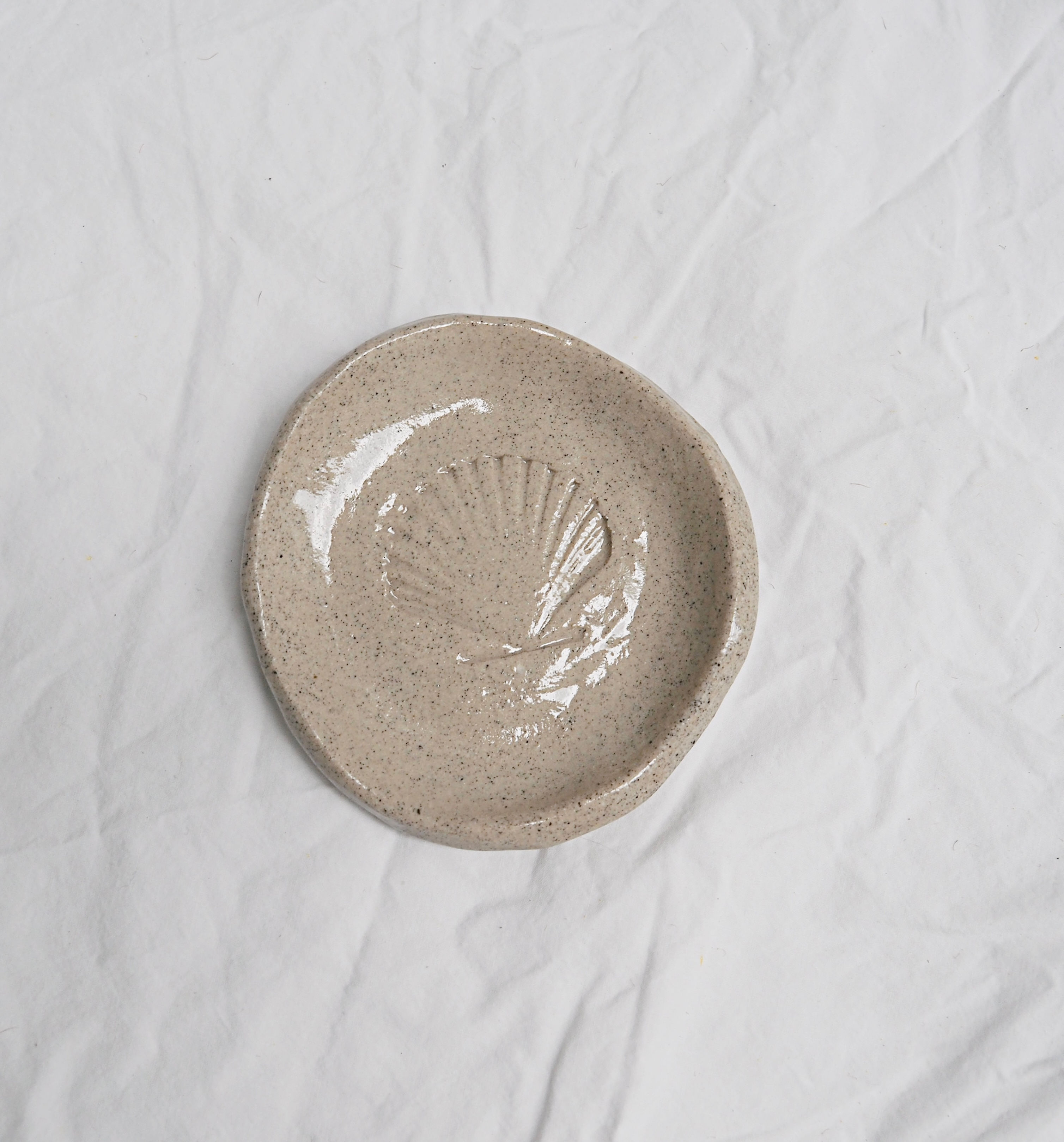 Mini Shell Trinket Dish in Speckle