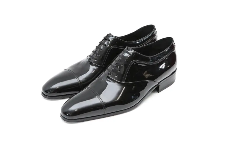GIORDANO-BLACK-PATENT-VERNICE-NERA-01-960x640.webp