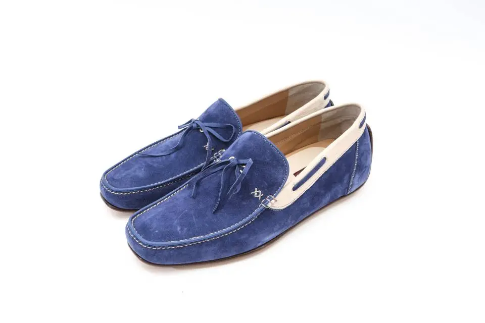 CAPRI-IRISBLUE-SUEDE-IVORY-DEER-CAMOSCIO-IRISBLU-CERVO-AVORIO-01-960x640.webp