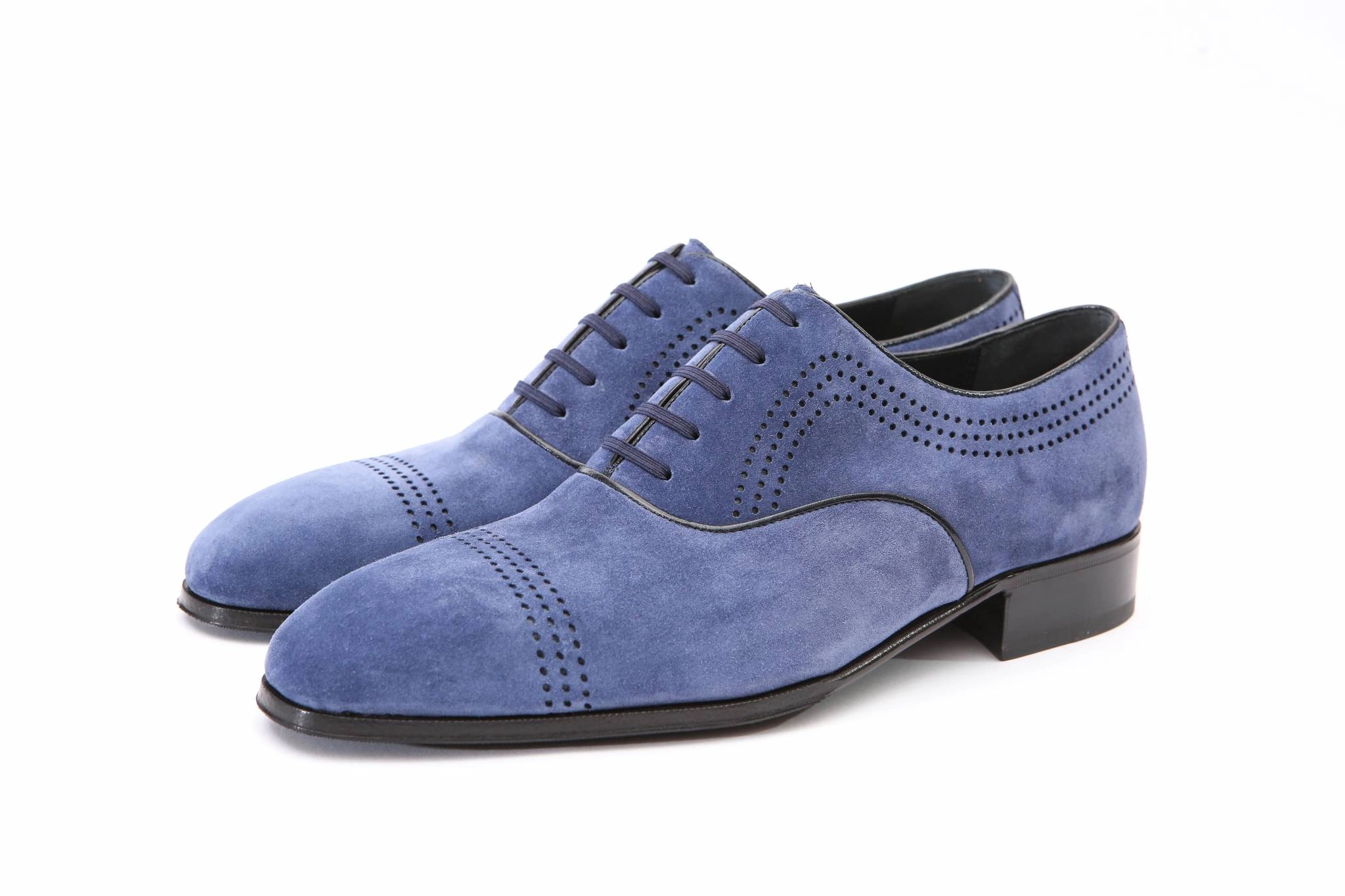 ROBERTO-IRISBLUE-SUEDE-BLUE-PIPING-CAMOSCIO-IRISBLU-GUARNIZIONI-BLU-01-2048x1365.jpg.webp