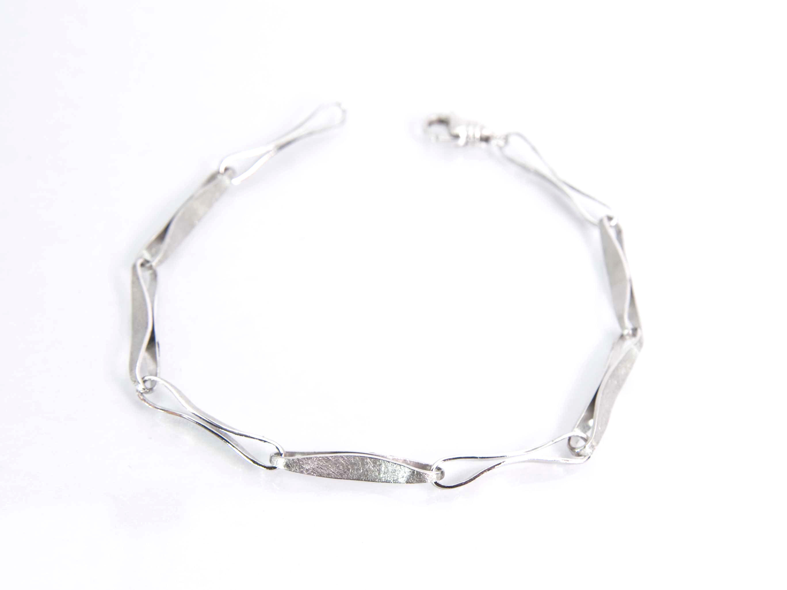 Bracciale oro bianco finitura ghiacciata