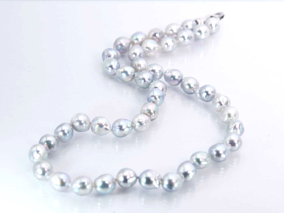 Collier perle Akoya grigie chiaro fermaglio oro bianco finitura ghiacciata