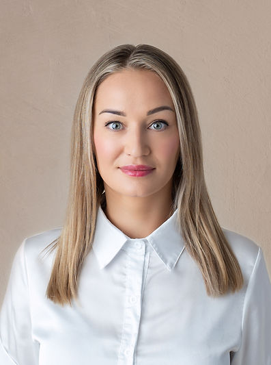 Justina headshot.jpg