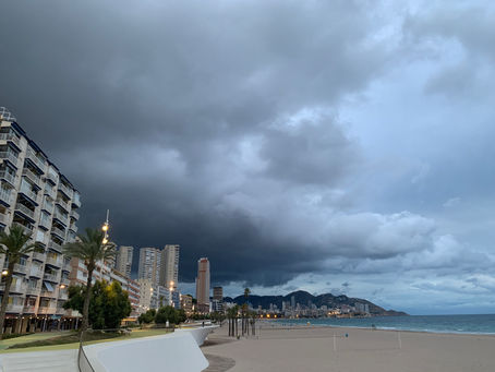TIDLIG MORGEN I BENIDORM