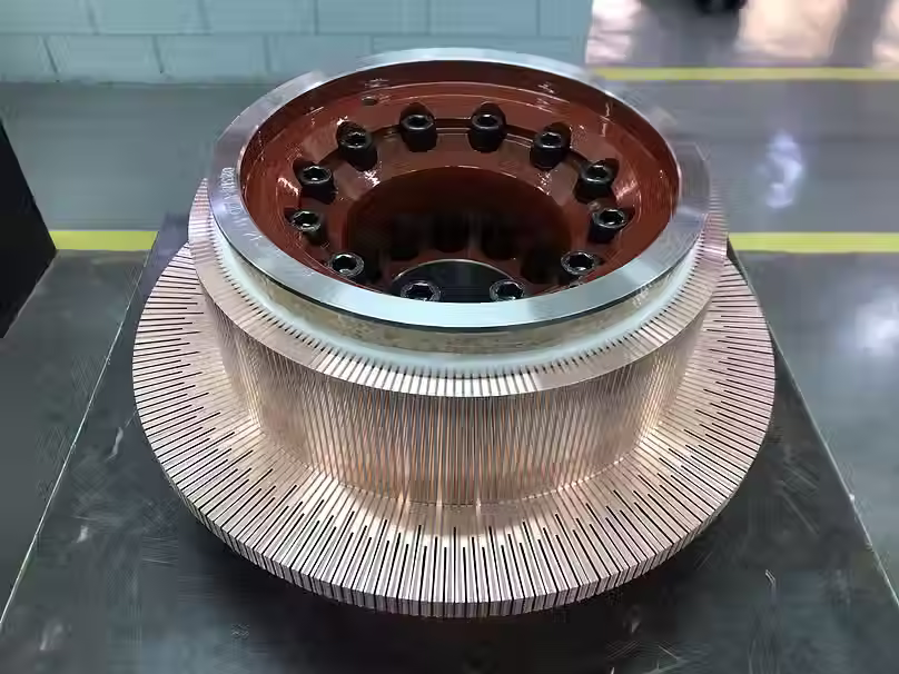 Comutador de 232 lâminas modelo GE 761 em vista geral superior