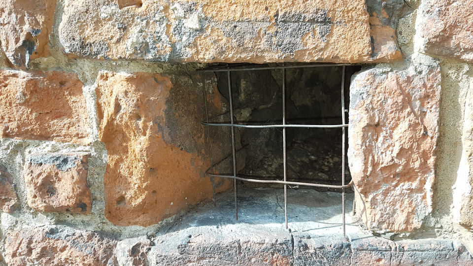 Buca pontaia chiusa da rete