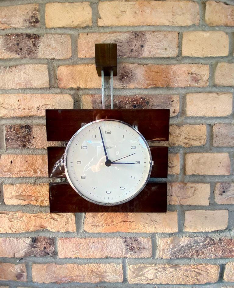 Diehl-Wanduhr aus lackiertem Holz mit neuem Uhrwerk