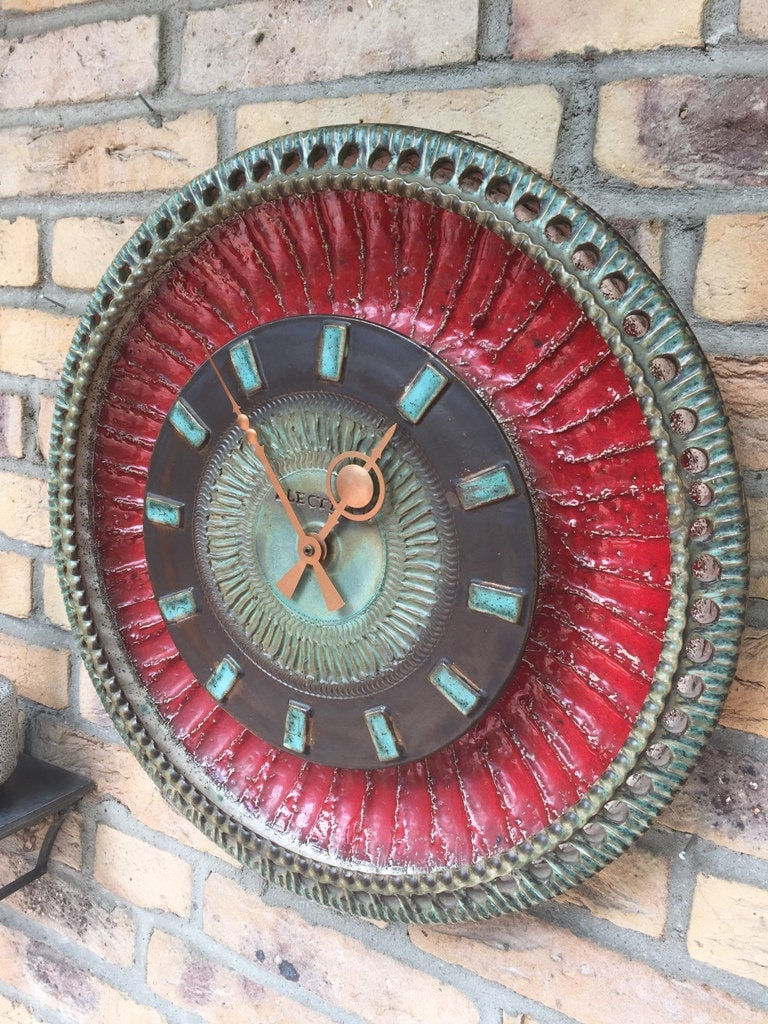 Große Silberdistel-Keramik-Wanduhr in Rot und Türkis