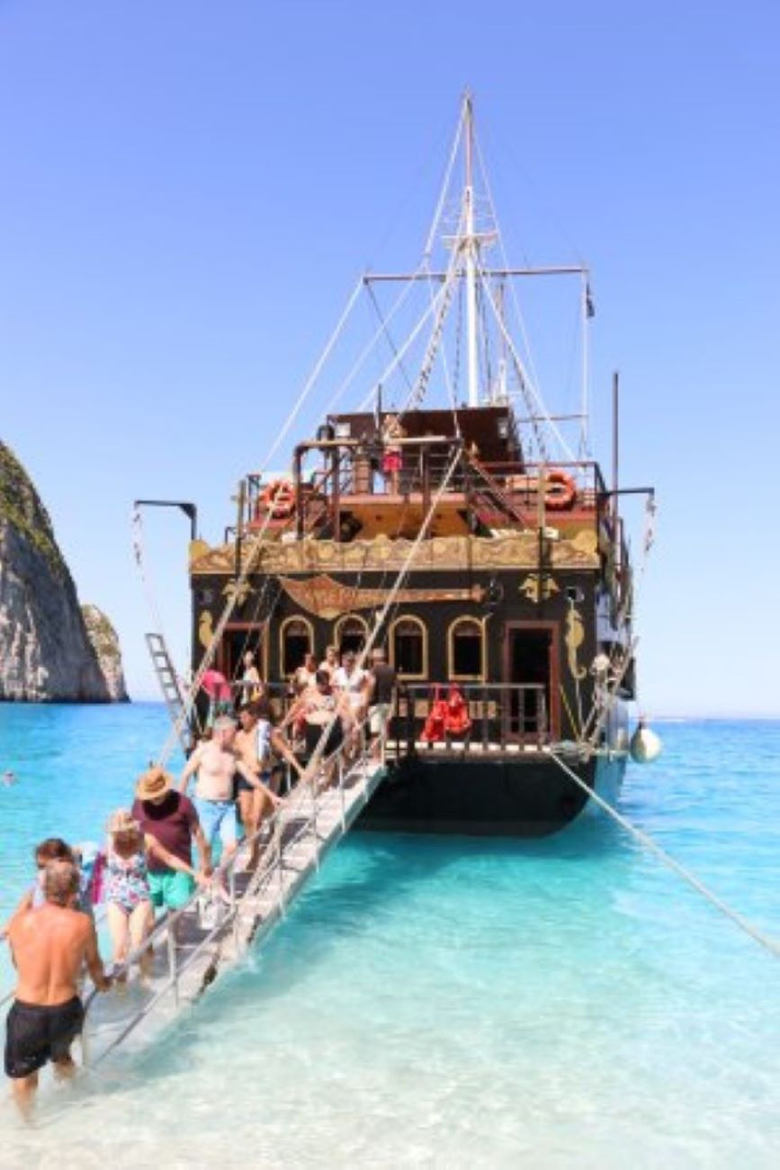 縮圖：Royal cruise around Zakynthos island