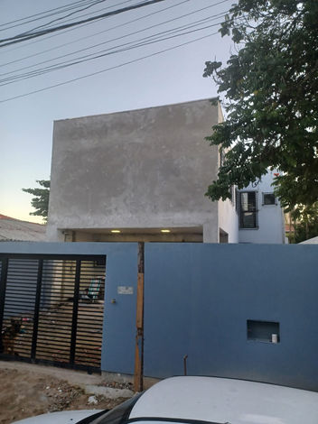 Artigas - Fachada frontal dia obra