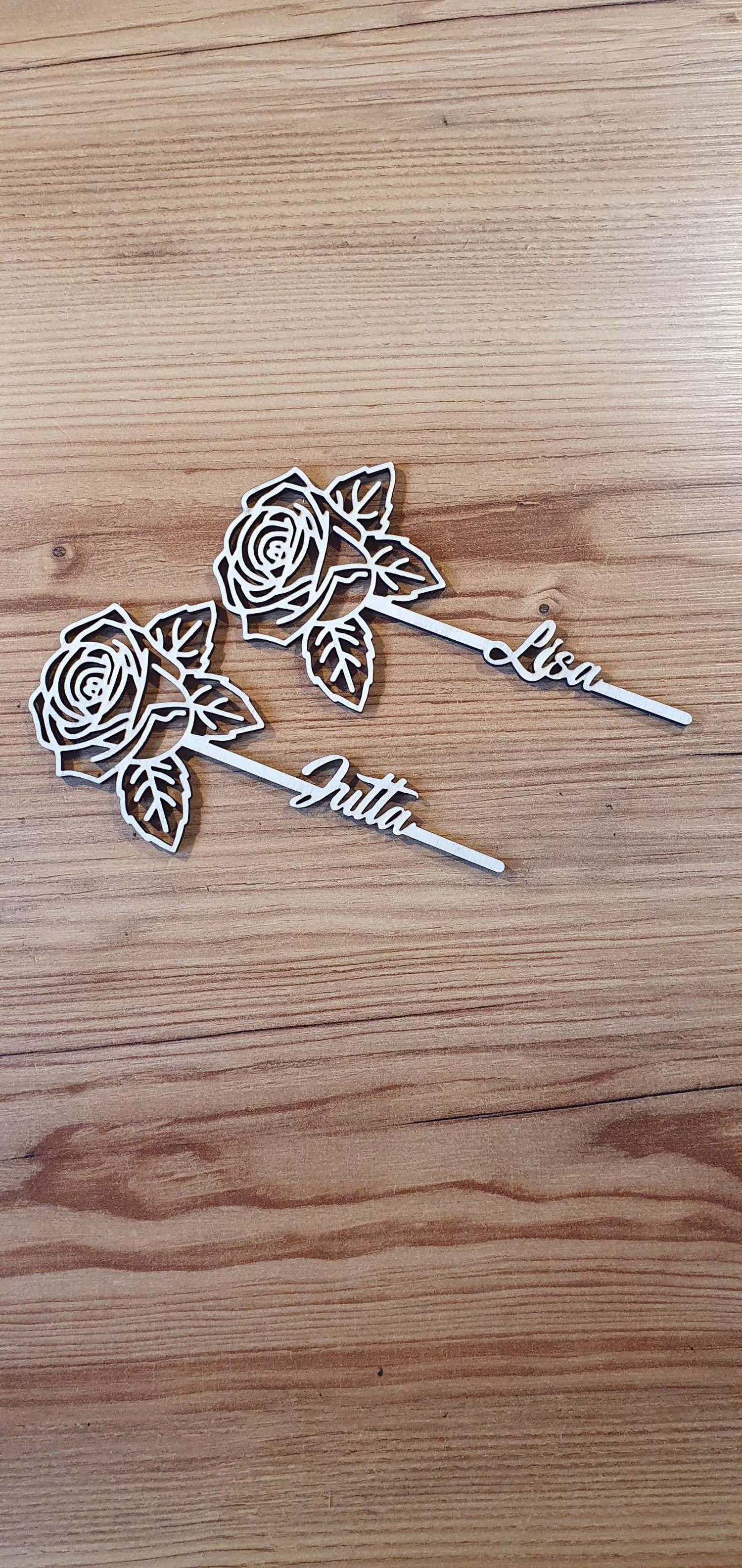 Personalisierte Holzrose mit graviertem Namen – kreative Geschenkidee aus Holz zum Valentinstag, Geburtstag oder als Wichtelgeschenk