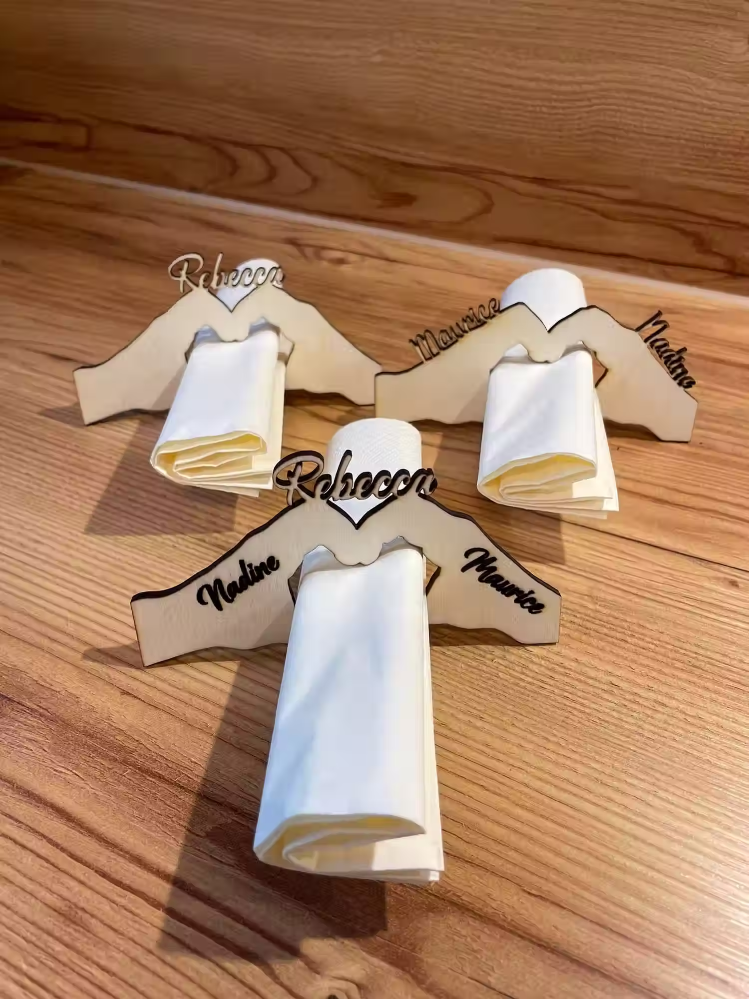 Serviettenhalter personalisiert mit Gravur – elegante Tischdeko Hochzeit