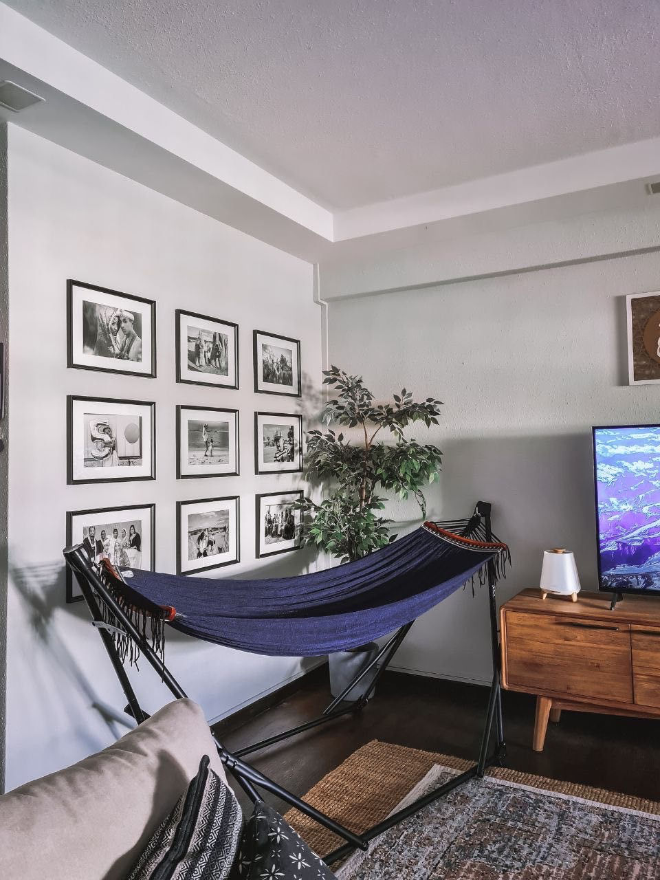 Thumbnail: Blue Sapphire with black frame