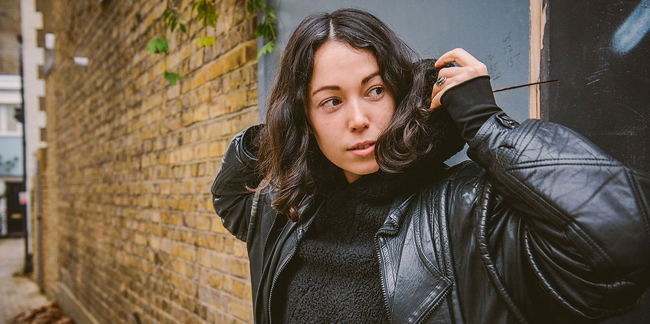 _KellyLeeOwens_GaelleBeri_1440x720_HEADER.jpg
