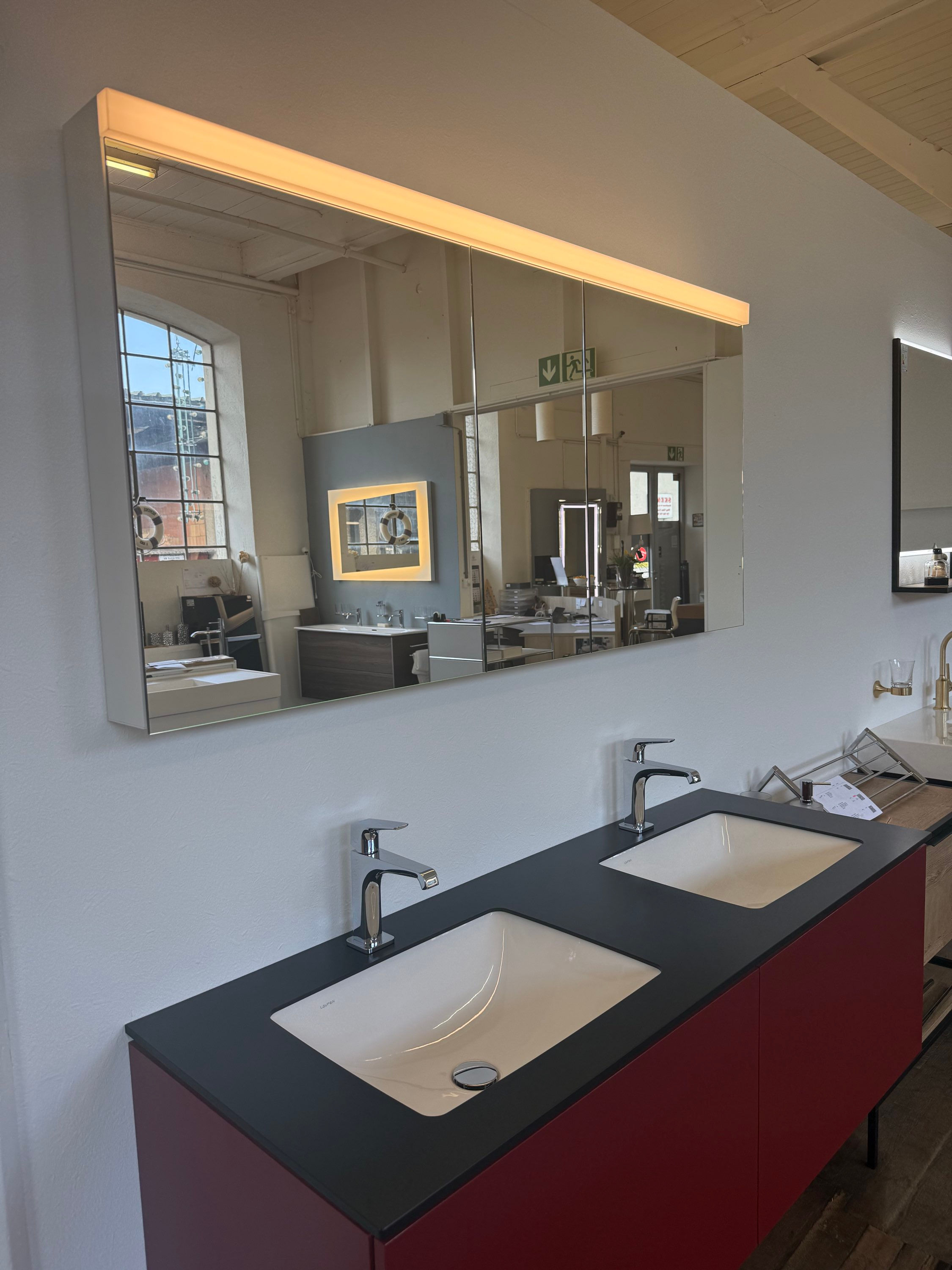 Spiegelschrank LED Marke Schneider 