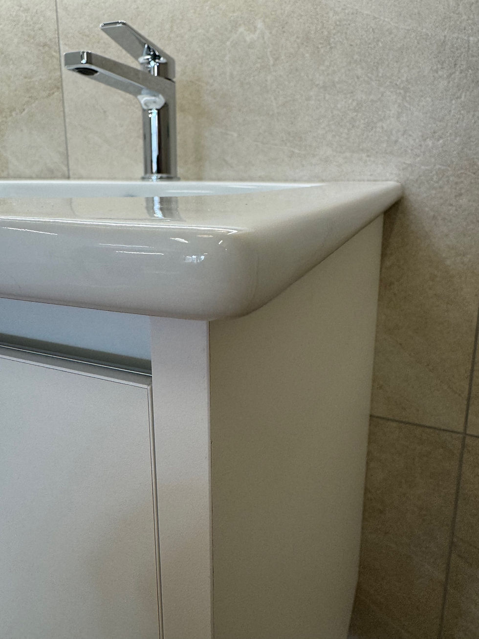 Miniaturbild: Alterna Waschtischmöbel inkl.Keller Illuminato Spiegelschrank Plus