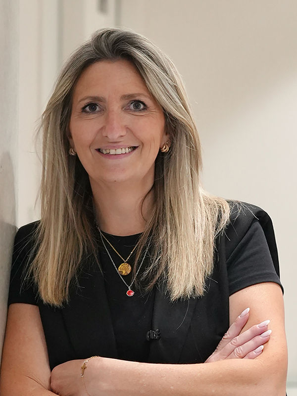 DELPHINE - SECRÉTAIRE