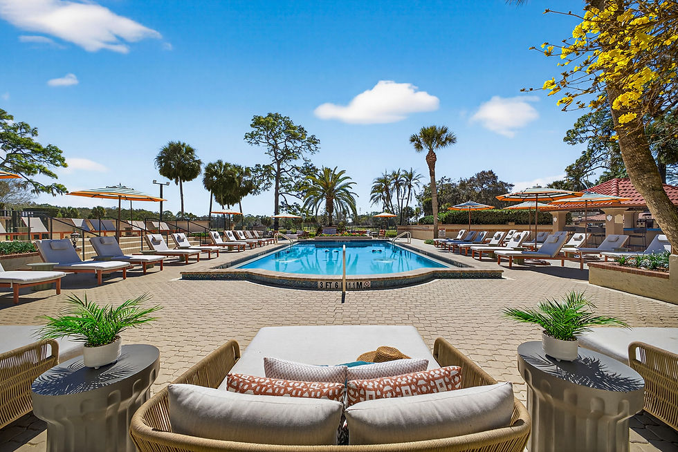 This Under-The-Radar Florida Getaway Is Home To 1,000 Lakes And A 20-Story Citrus Tower