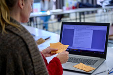 🌟 Retour sur 2 jours d’écriture avec Matthias Séniés : créativité, rires et premières ébauches de sketchs !