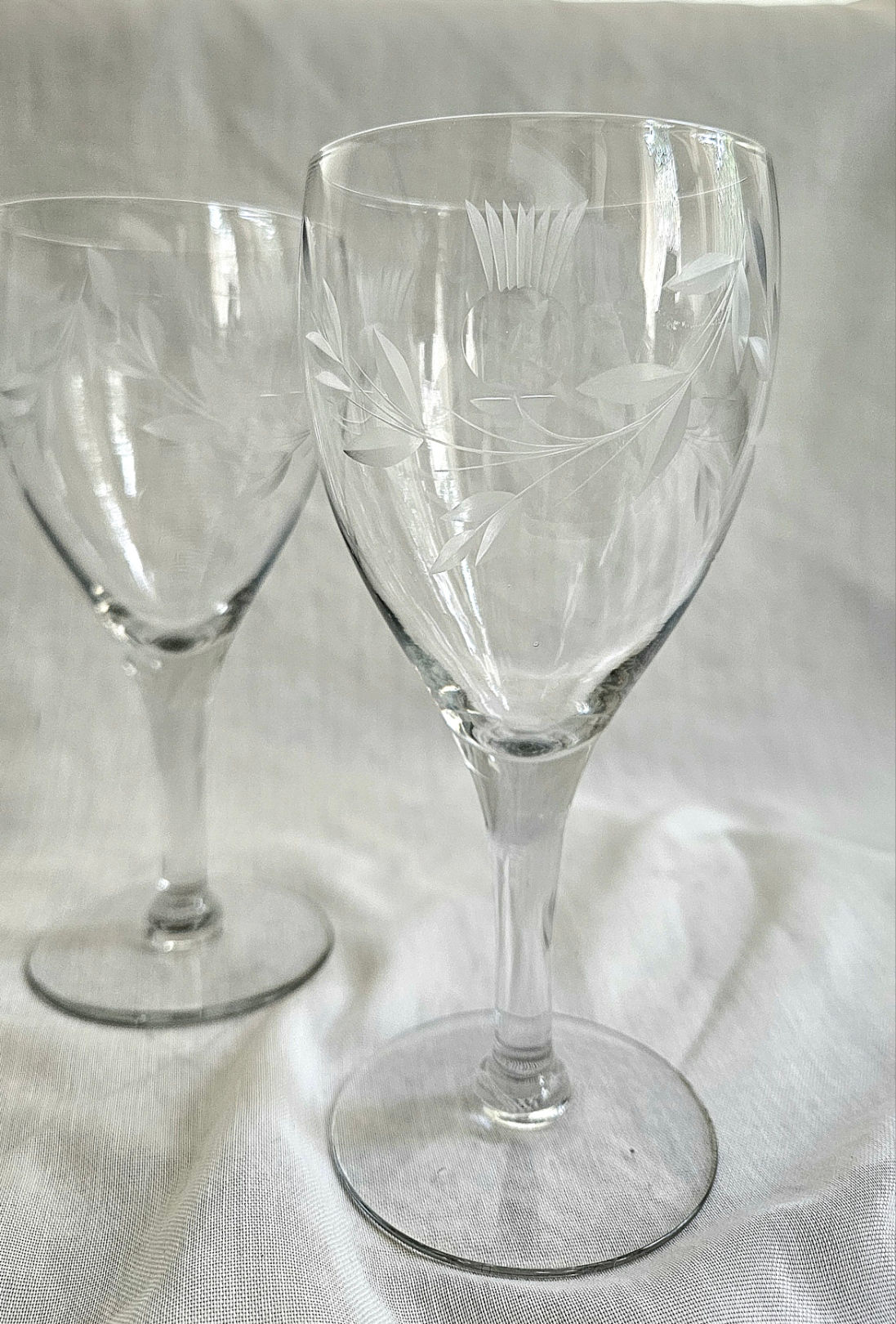 Set of 4 Vintage Etched Wine Glasses with Thistle & Leaf Motif