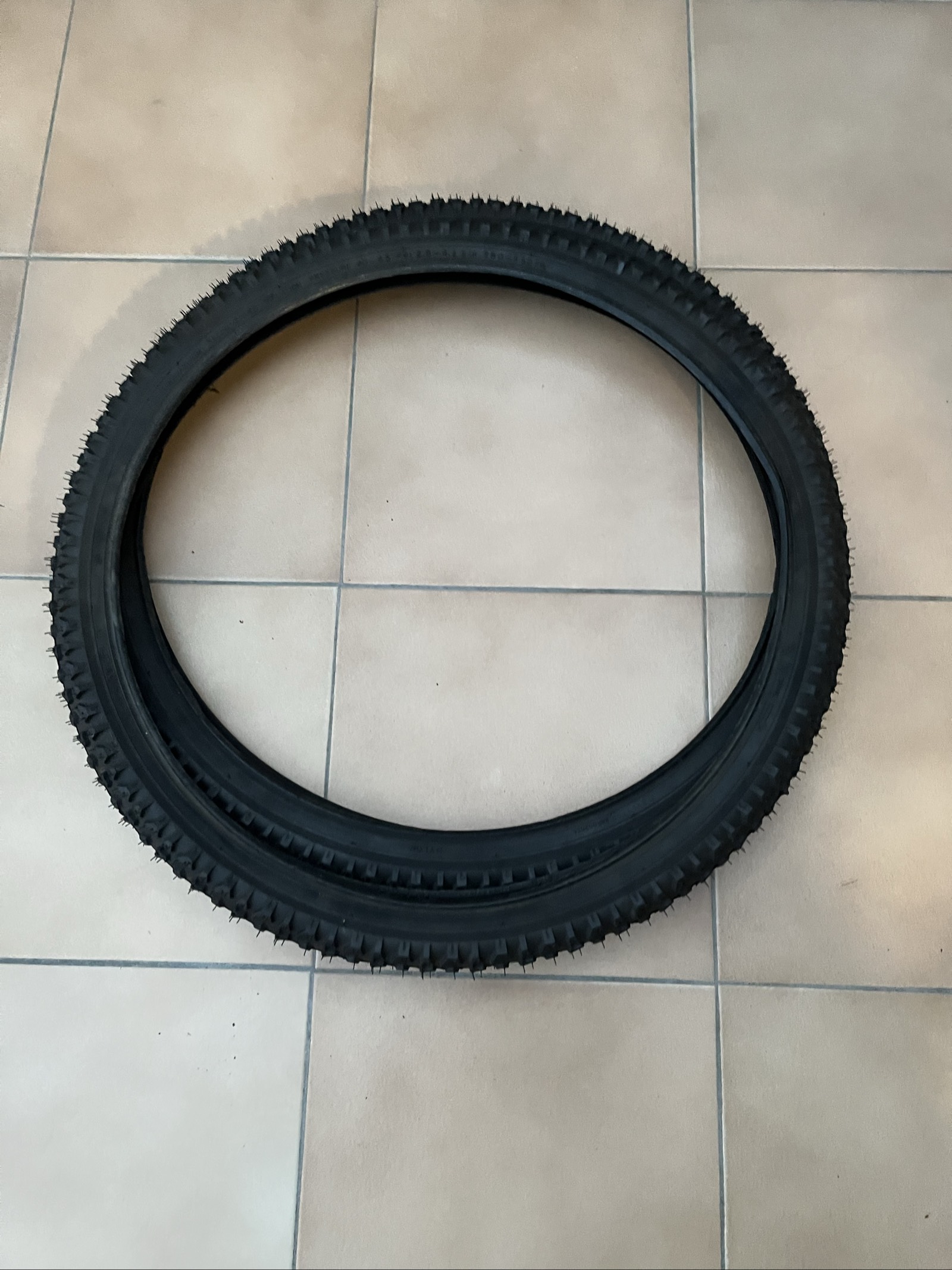 Pneu de vélo VTT noir