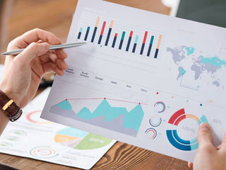 Economia brasileira ‘ignora’ a piora da pandemia e PIB pode crescer até 4,5% em 2021