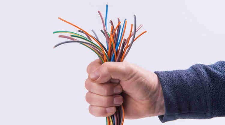 חוטי חשמל ישנים